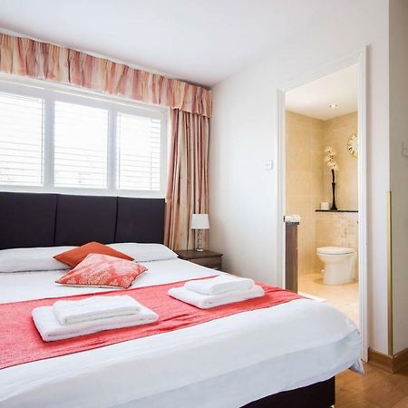 Spacious House, Sleeps 7 People 雷丁 外观 照片