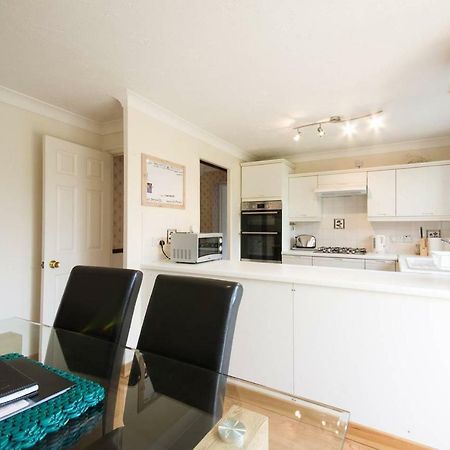 Spacious House, Sleeps 7 People 雷丁 外观 照片