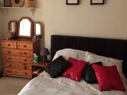Spacious House, Sleeps 7 People 雷丁 外观 照片