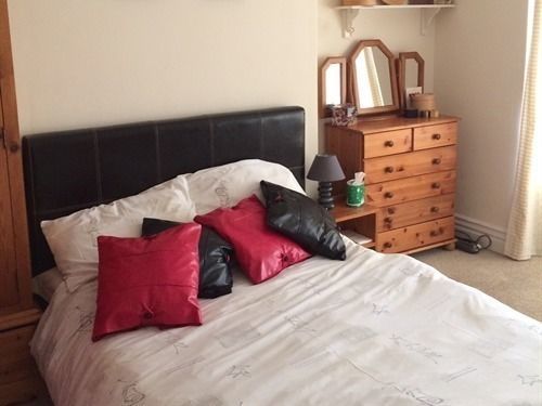 Spacious House, Sleeps 7 People 雷丁 外观 照片