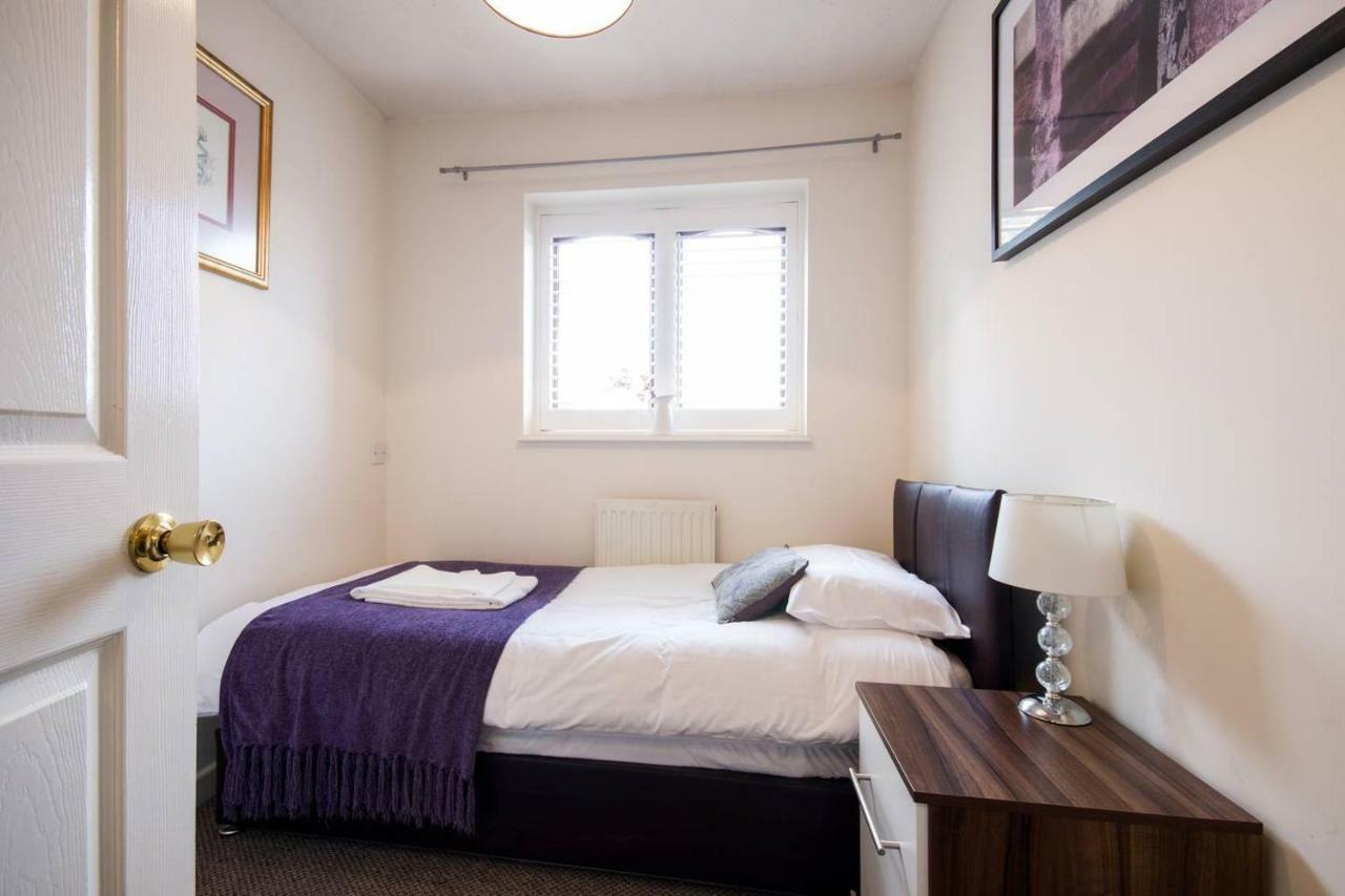 Spacious House, Sleeps 7 People 雷丁 外观 照片